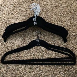 Huggable Velvet Hangers by Joy Mangano